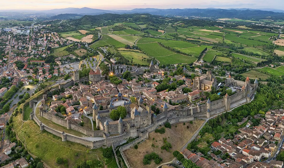 Befestigte Cité von Carcassonne aus der Luft