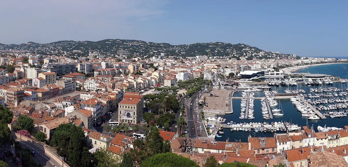Blick vom Suquet über den alten Hafen von Cannes