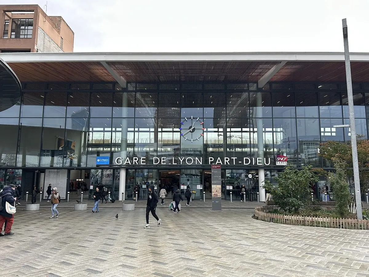 Eingang des Bahnhofs Lyon-Part-Dieu