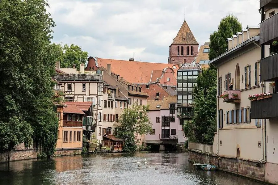 Fachwerkhäuser am Kanal im Straßburger Viertel Petite France