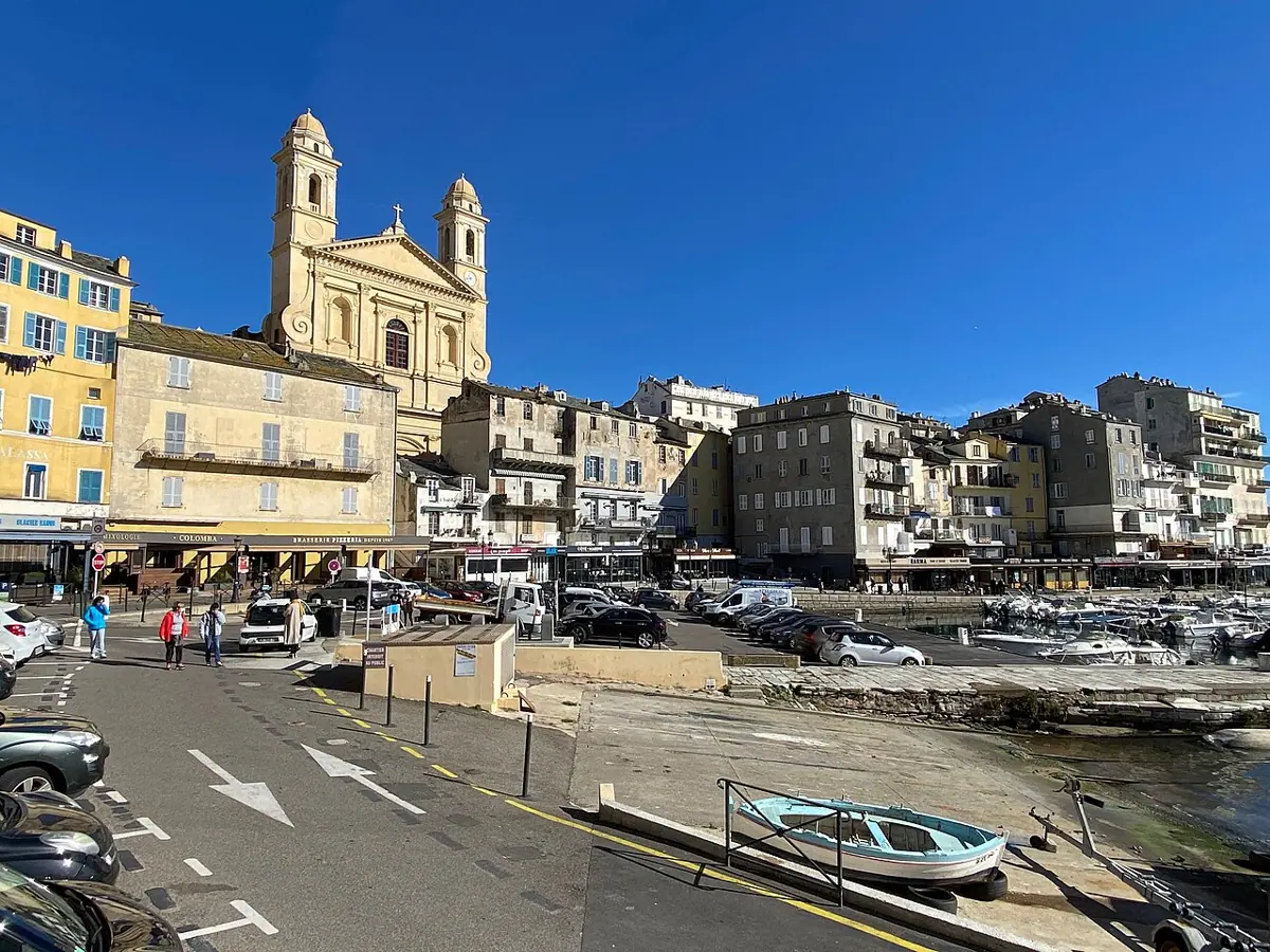 Kirche Saint-Jean-Baptiste am alten Hafen von Bastia