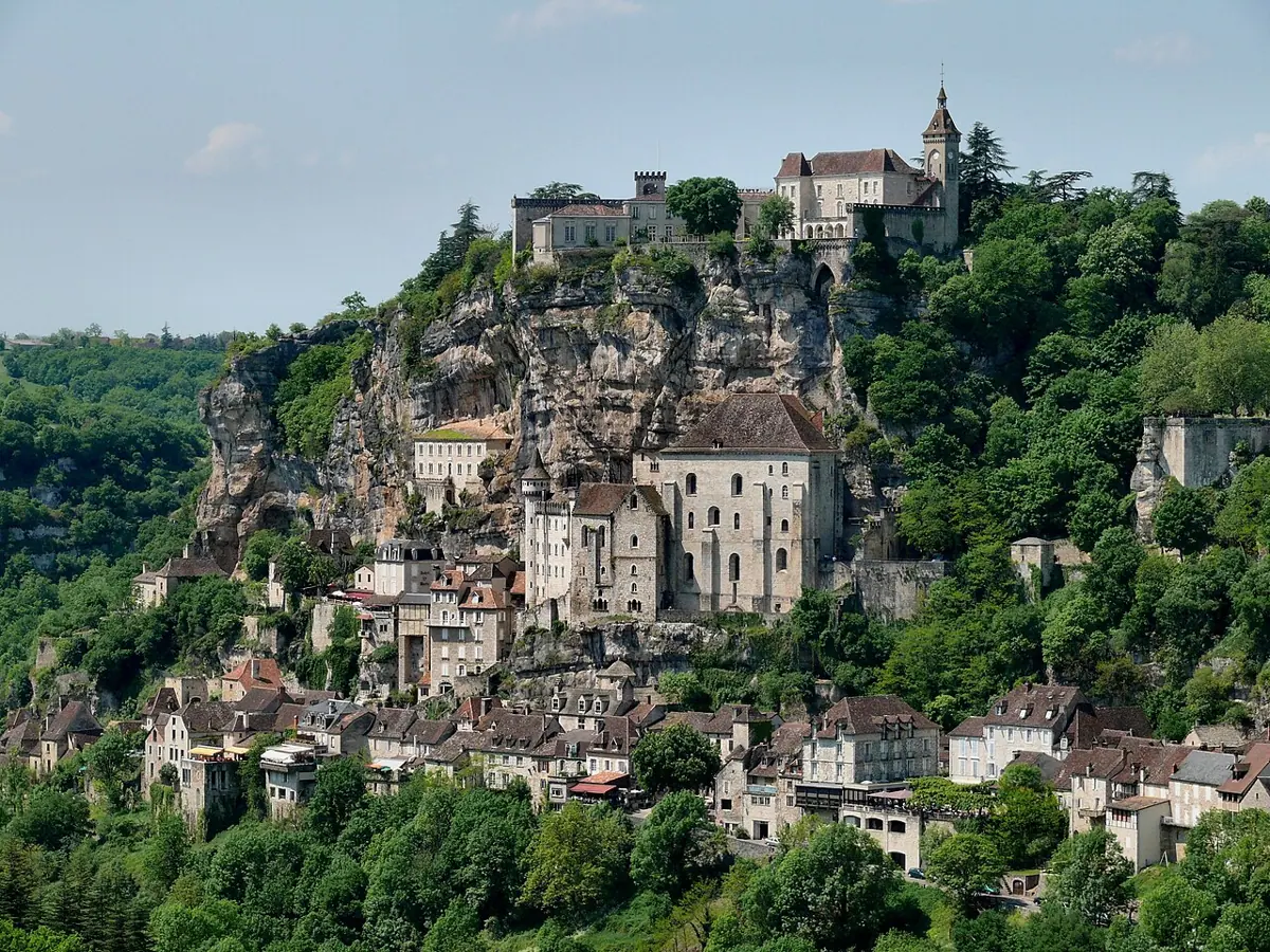 Rocamadour mit seinen Kirchen an der steilen Felswand