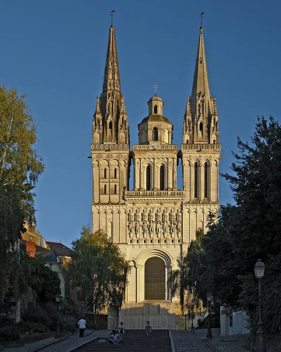 Westfassade der Kathedrale Saint-Maurice in Angers