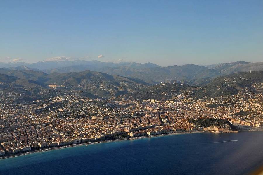 Paris oder Nizza: Metropole oder Meer?